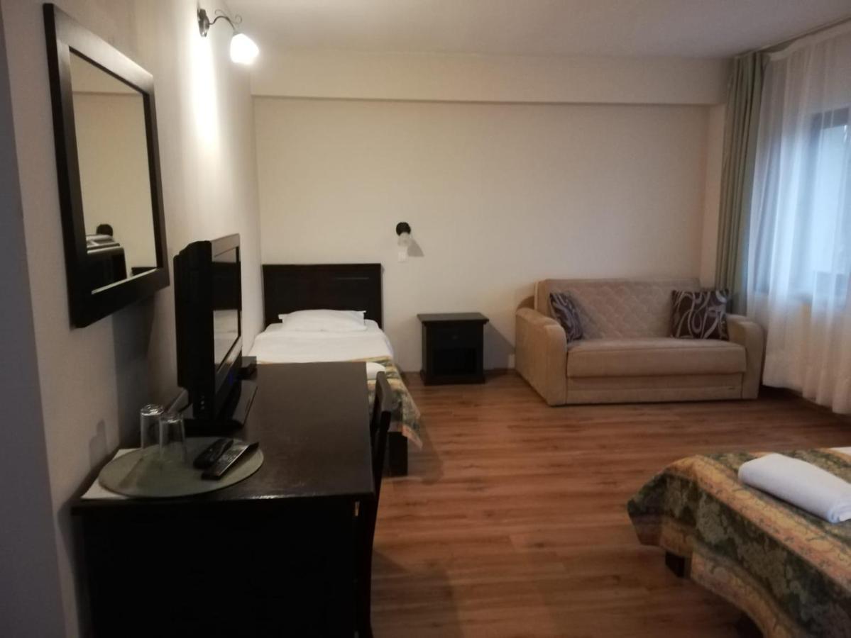 Complexul Turistic Cheile Butii Hotel Cimpu lui Neag Exterior photo