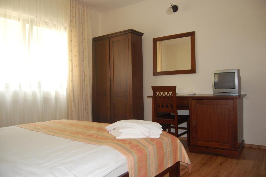 Complexul Turistic Cheile Butii Hotel Cimpu lui Neag Room photo