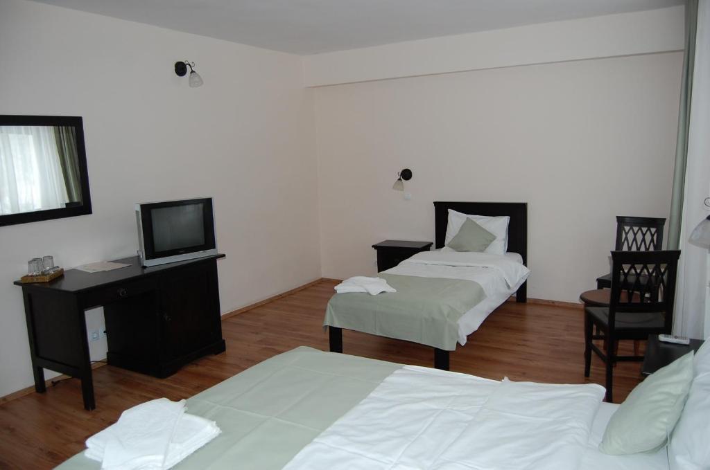 Complexul Turistic Cheile Butii Hotel Cimpu lui Neag Room photo