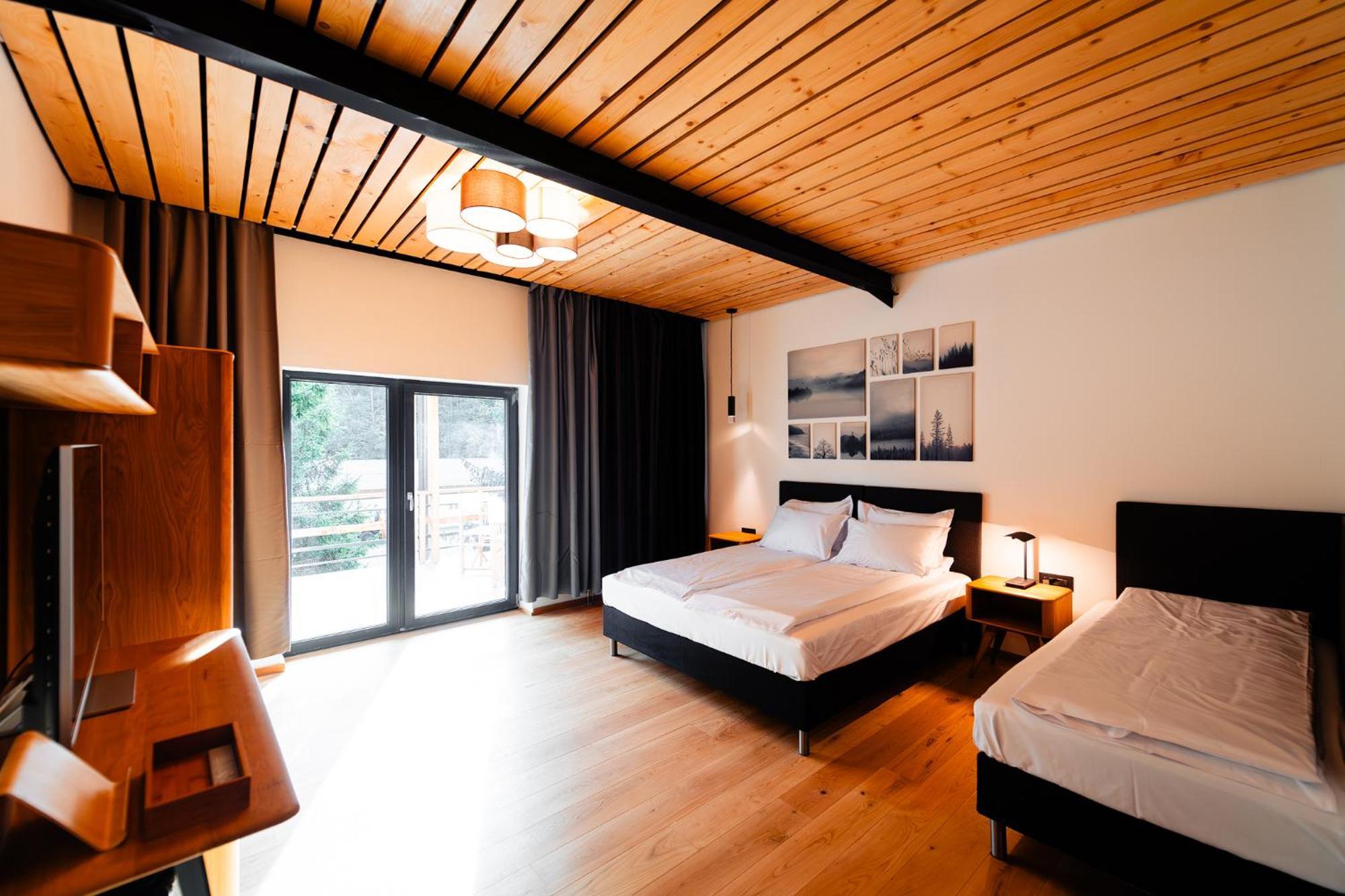 Complexul Turistic Cheile Butii Hotel Cimpu lui Neag Exterior photo