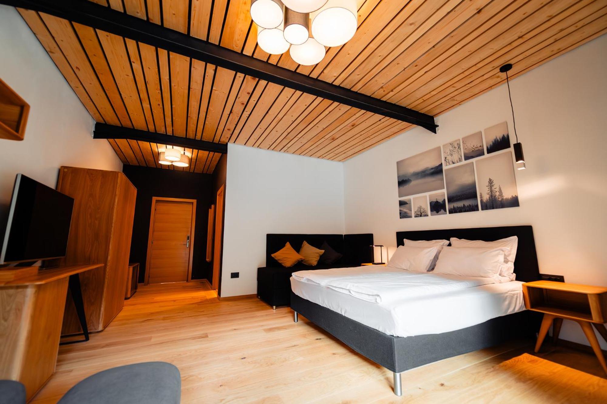 Complexul Turistic Cheile Butii Hotel Cimpu lui Neag Exterior photo